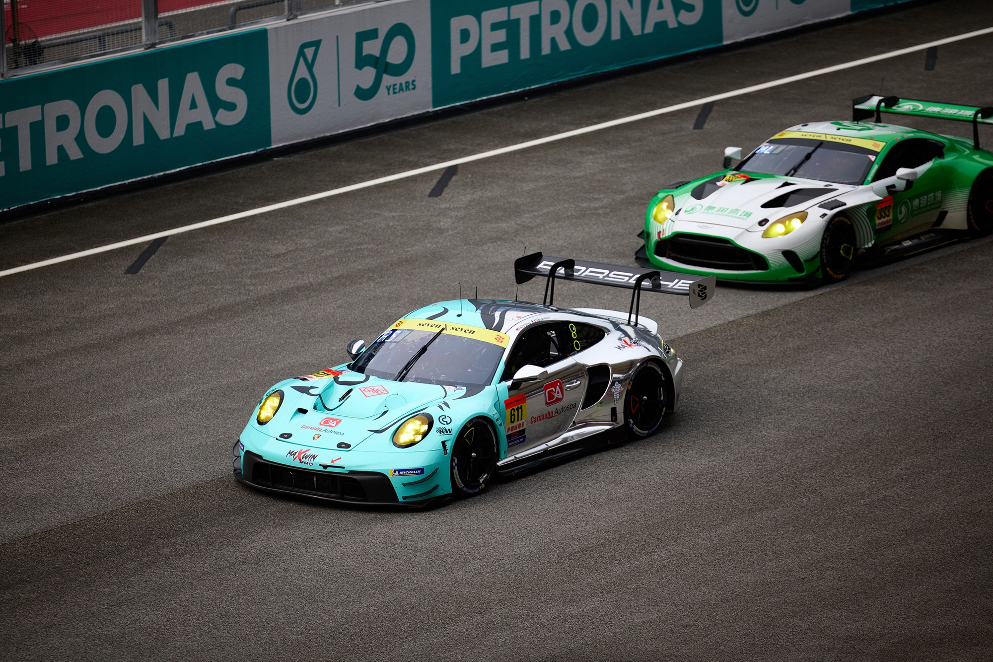 Lần đầu đặt chân đến SUPER GT tại Sepang: Mãn nhãn với dàn xe nét căng và những pha drift đầy mê hoặc!- Ảnh 15. Lần đầu đặt chân đến SUPER GT tại Sepang: Mãn nhãn với dàn xe nét căng và những pha drift đầy mê hoặc!- Ảnh 15.