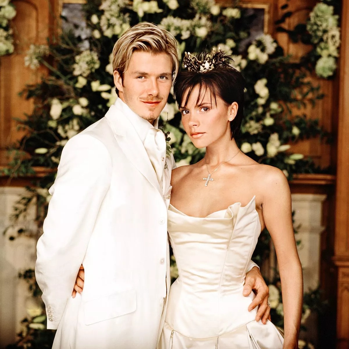 Sự thật đằng sau hình ảnh hoàn hảo nhà Beckham: Victoria cao tay giúp chồng 
