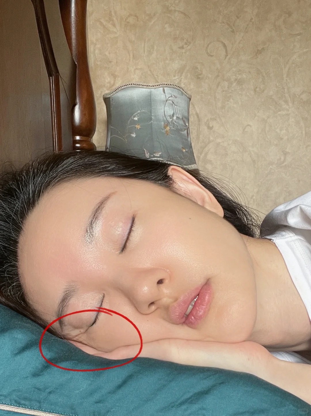 7 thói quen tai hại và phổ biến khiến da nhanh chảy xệ, lão hóa- Ảnh 3.