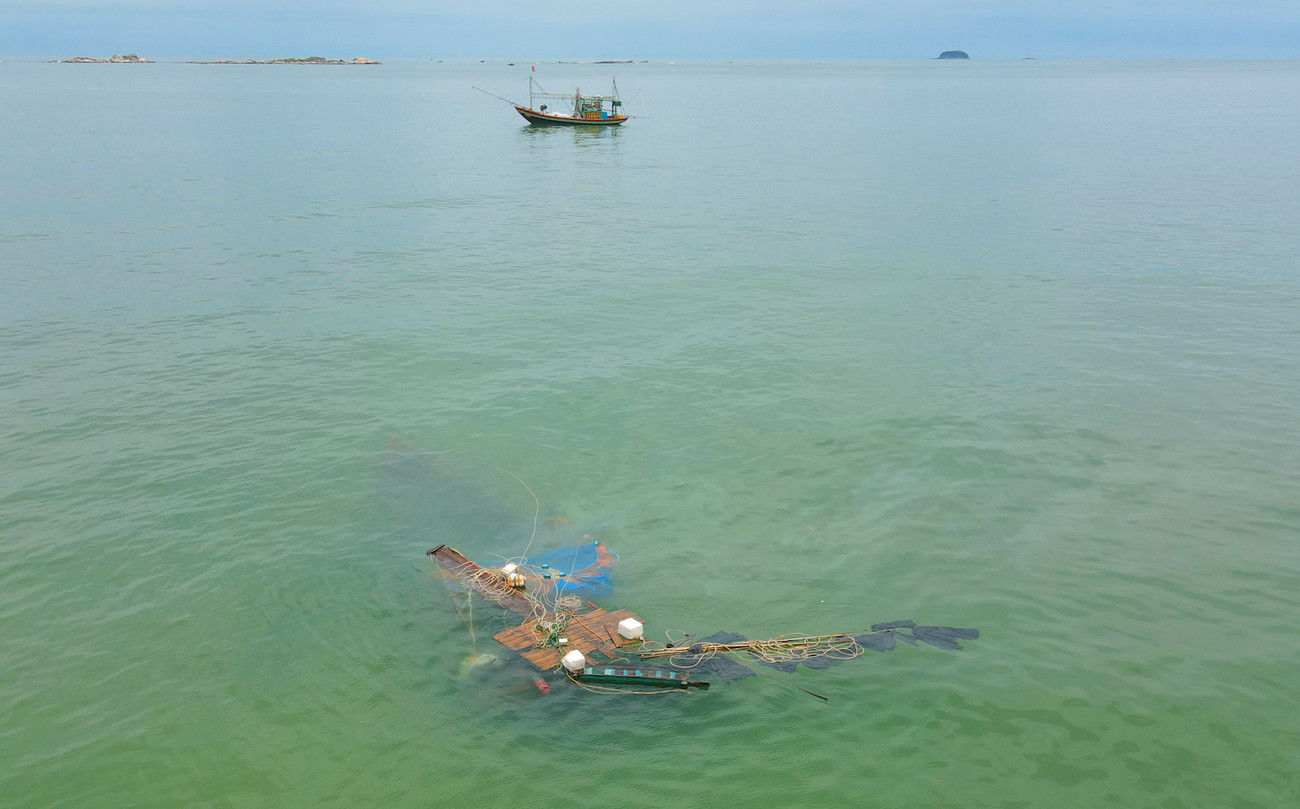 Mưa giông khiến nhiều tàu thuyền ở Hà Tĩnh bị sóng đánh chìm- Ảnh 5.