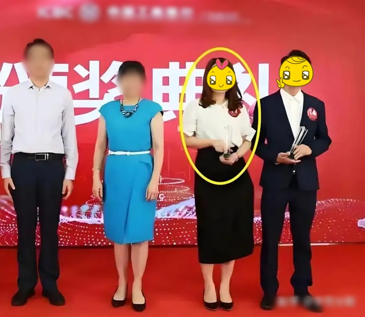 Lộ bằng chứng vợ giám đốc ngân hàng chuyển 700 triệu cho HLV thể hình mua ô tô, kèm lời nhắn gây sốc?- Ảnh 6.