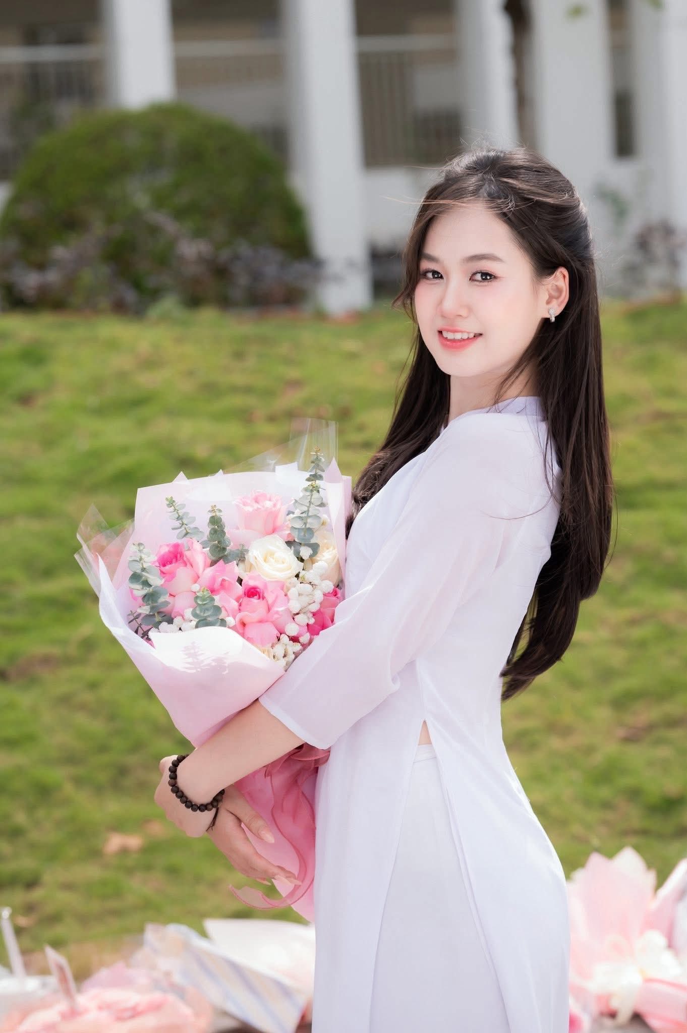 Ngôi trường hơn 450 tỷ của thủ khoa xinh nhất mùa thi tốt nghiệp THPT 2025: "Đỉnh" từ cơ sở vật chất đến chất lượng giáo dục- Ảnh 1.