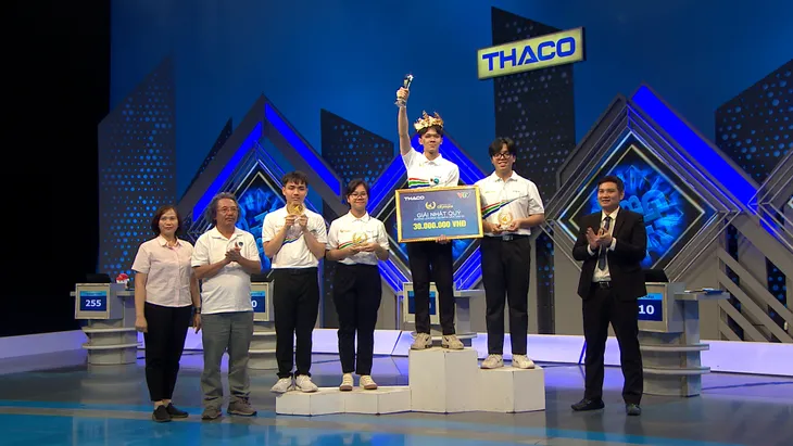 Chủ nhân của cầu truyền hình Chung kết năm Đường Lên Đỉnh Olympia 25 thứ 3 LỘ DIỆN- Ảnh 3.