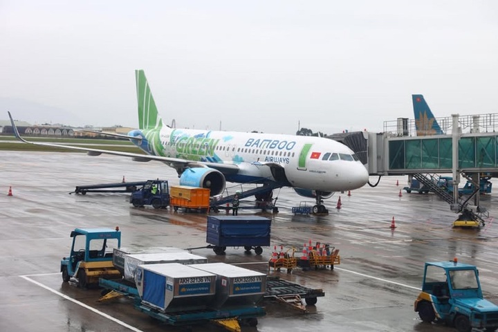 Hành khách thót tim kể khoảnh khắc máy bay Bamboo Airways chao đảo giữa trời- Ảnh 1.