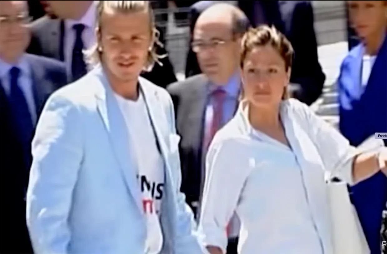 Sự thật đằng sau hình ảnh hoàn hảo nhà Beckham: Victoria cao tay giúp chồng 