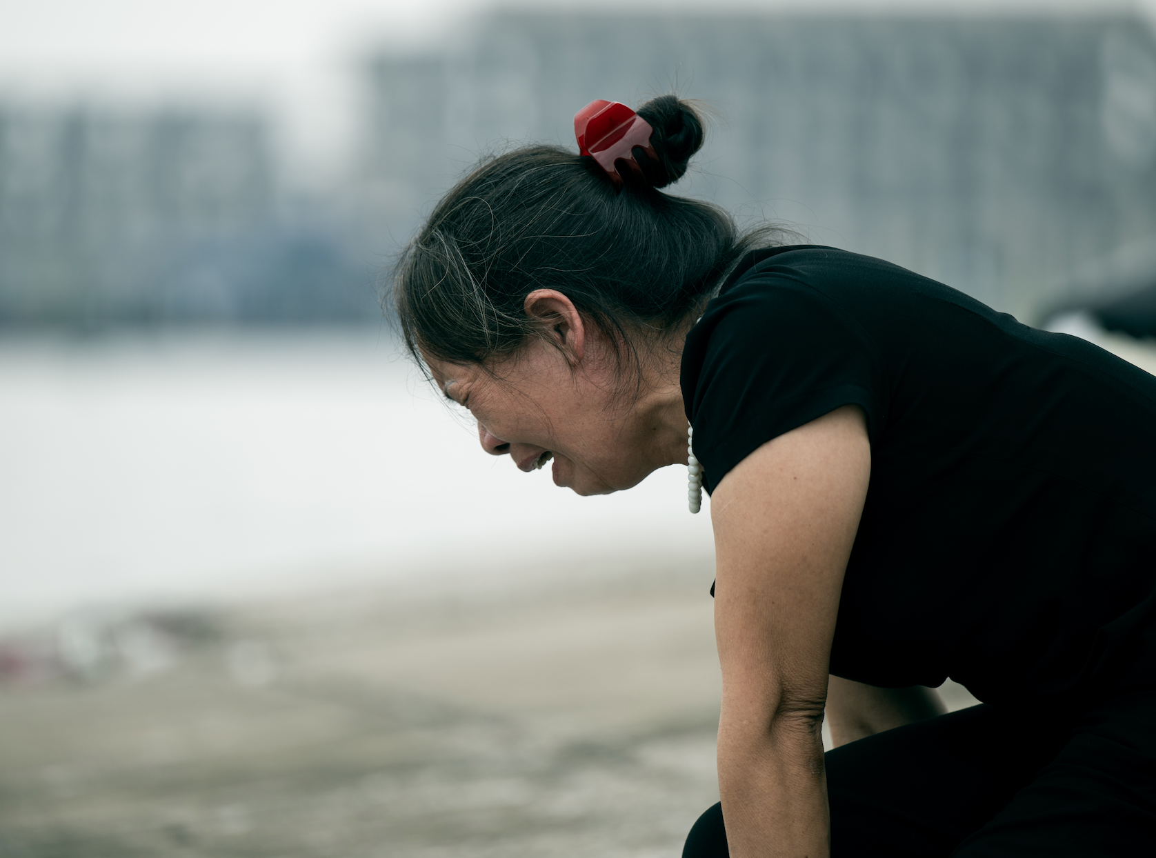 “Về với chị đi, nằm dưới lạnh lắm em ơi…” - Đau lòng tiếng gọi người thân dưới chân cầu Bãi Cháy- Ảnh 5.