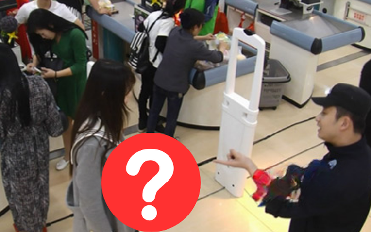 Đứa trẻ 5 tuổi bị nhân viên siêu thị tố cáo ăn trộm, hàng trăm ánh mắt nhìn vào: Bà mẹ có pha xử lý xứng đáng vào SGK- Ảnh 1.