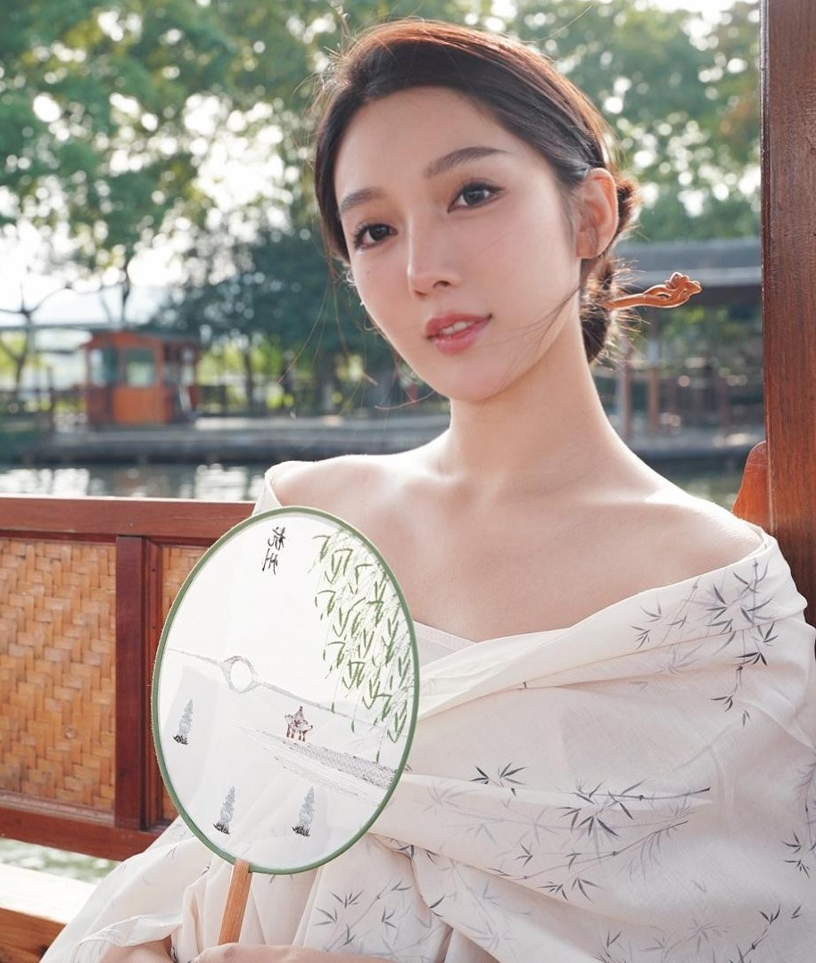 Cảnh báo từ vụ Triệu Vy bị bôi nhọ lừa đảo- Ảnh 1.