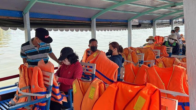 Áo phao trên thuyền: Không phải lúc nào mặc cũng là an toàn, một khu vực được khuyên "chỉ cầm trên tay"- Ảnh 5.