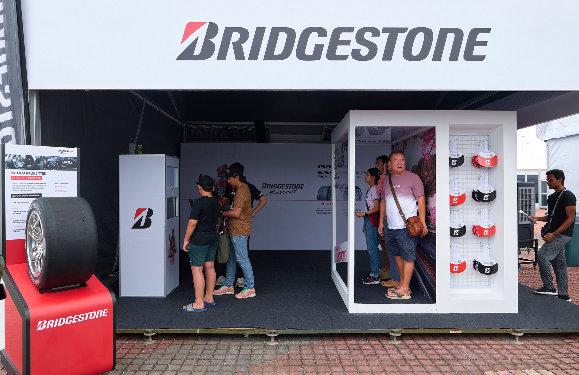 Lần đầu đặt chân đến SUPER GT tại Sepang: Mãn nhãn với dàn xe nét căng và những pha drift đầy mê hoặc!- Ảnh 8. Lần đầu đặt chân đến SUPER GT tại Sepang: Mãn nhãn với dàn xe nét căng và những pha drift đầy mê hoặc!- Ảnh 8.