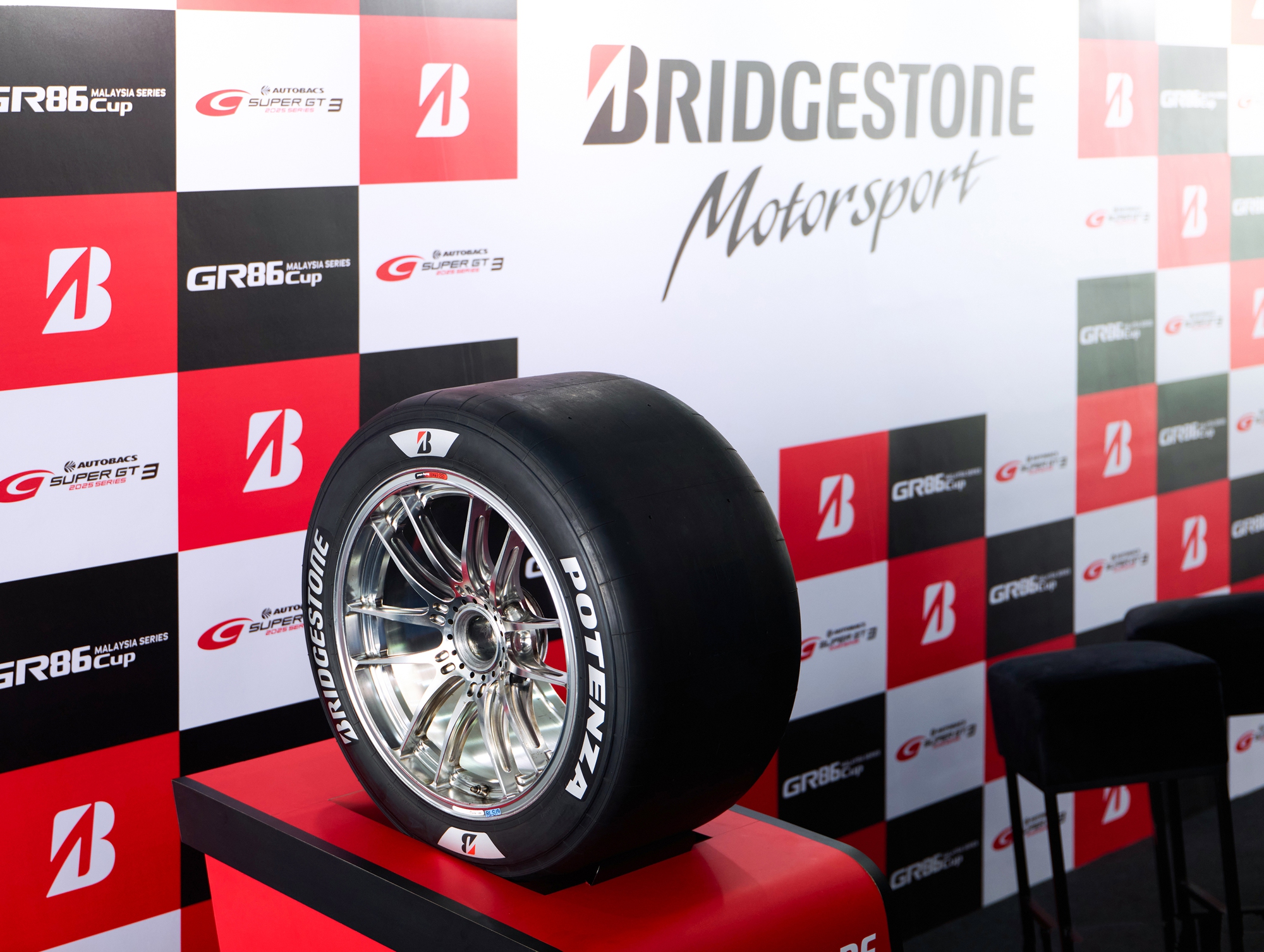 Lần đầu đặt chân đến SUPER GT tại Sepang: Mãn nhãn với dàn xe nét căng và những pha drift đầy mê hoặc!- Ảnh 17. Lần đầu đặt chân đến SUPER GT tại Sepang: Mãn nhãn với dàn xe nét căng và những pha drift đầy mê hoặc!- Ảnh 17.