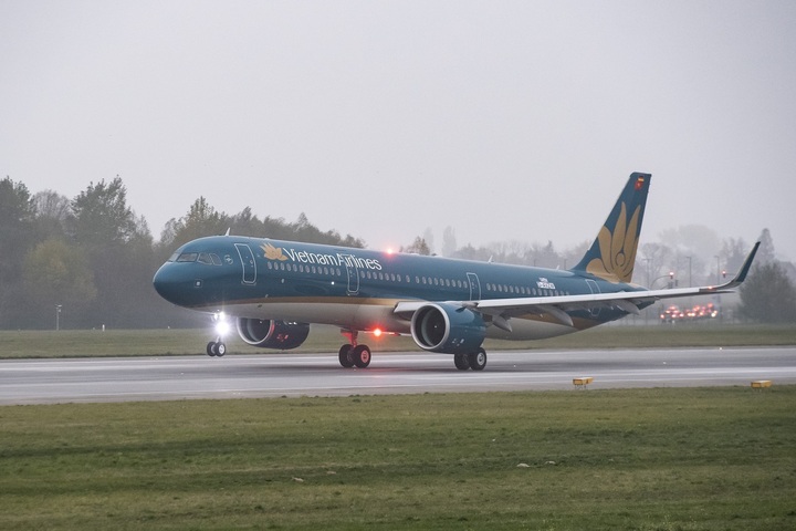 Hành khách thót tim kể khoảnh khắc máy bay Bamboo Airways chao đảo giữa trời- Ảnh 2.