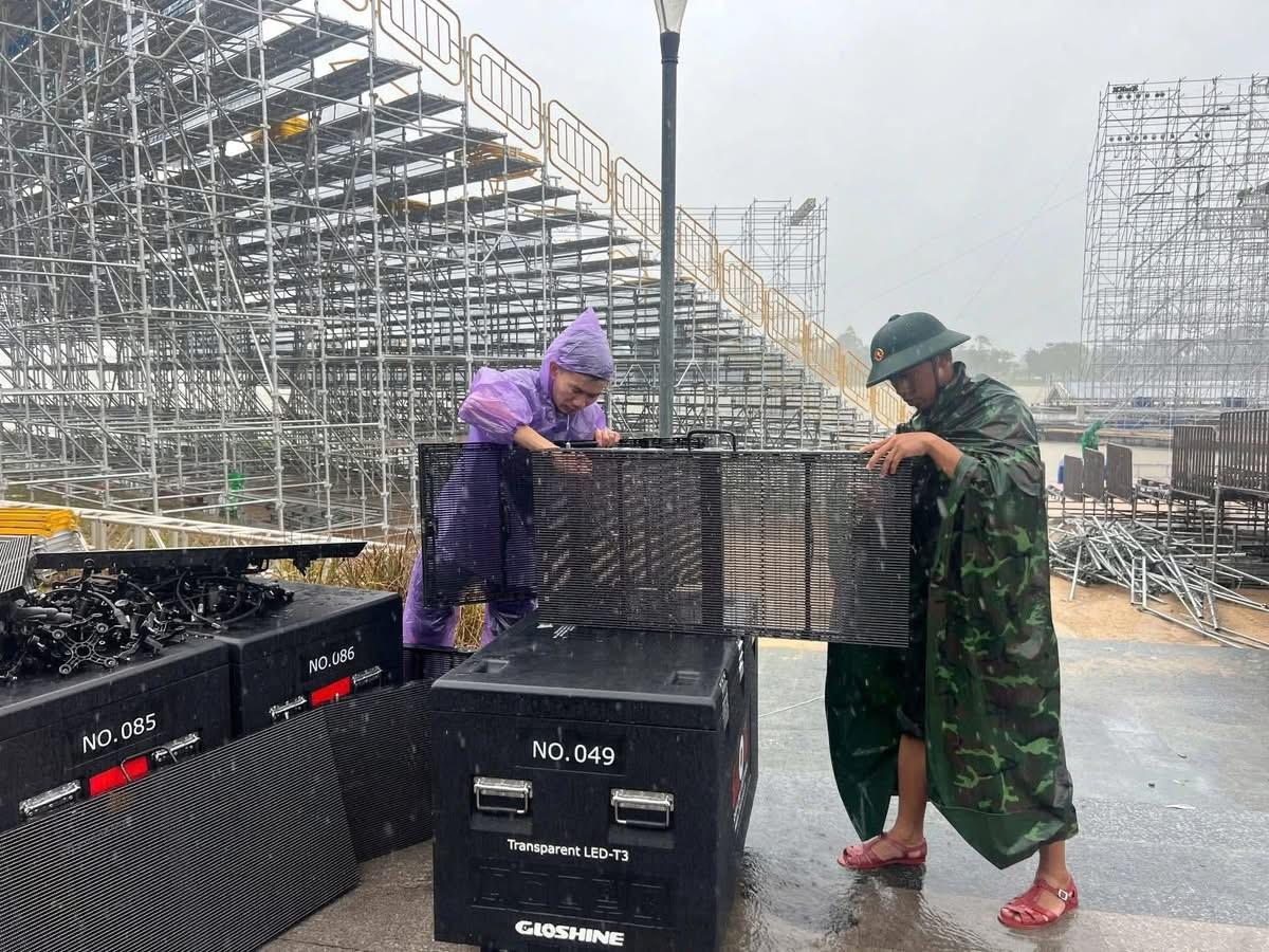 Kiếp nạn số 1 khi làm show tại Việt Nam: Liên tiếp gặp mưa bão gây ảnh hưởng lớn, rủi ro thời tiết quá cao!- Ảnh 10.