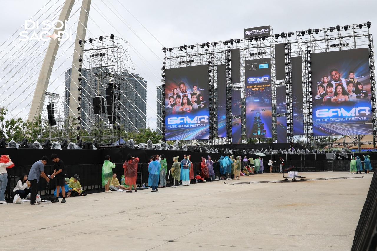 Kiếp nạn số 1 khi làm show tại Việt Nam: Liên tiếp gặp mưa bão gây ảnh hưởng lớn, rủi ro thời tiết quá cao!- Ảnh 4.
