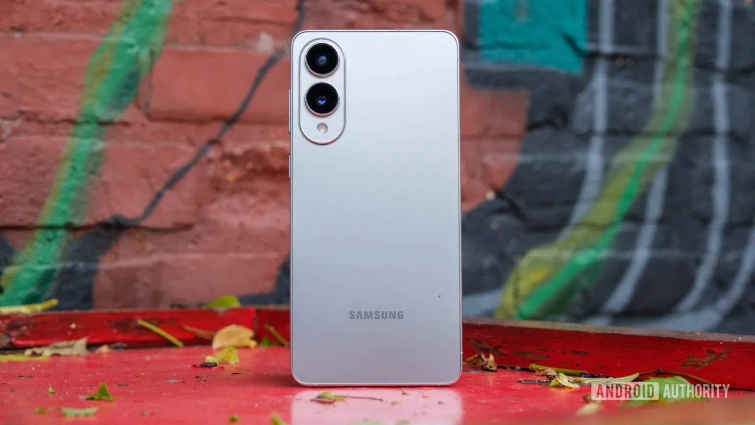 Cứ nói tôi là "anti-fan" Samsung cũng được, tôi vẫn giữ nguyên quan điểm điện thoại của họ thật nhàm chán- Ảnh 3.