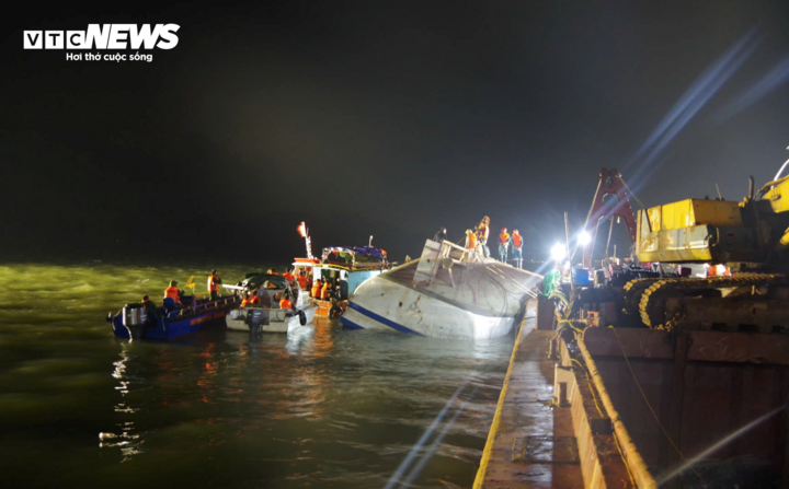 Lật tàu du lịch ở Quảng Ninh, 35 người chết: Vì sao không dùng trực thăng cứu hộ?- Ảnh 1.