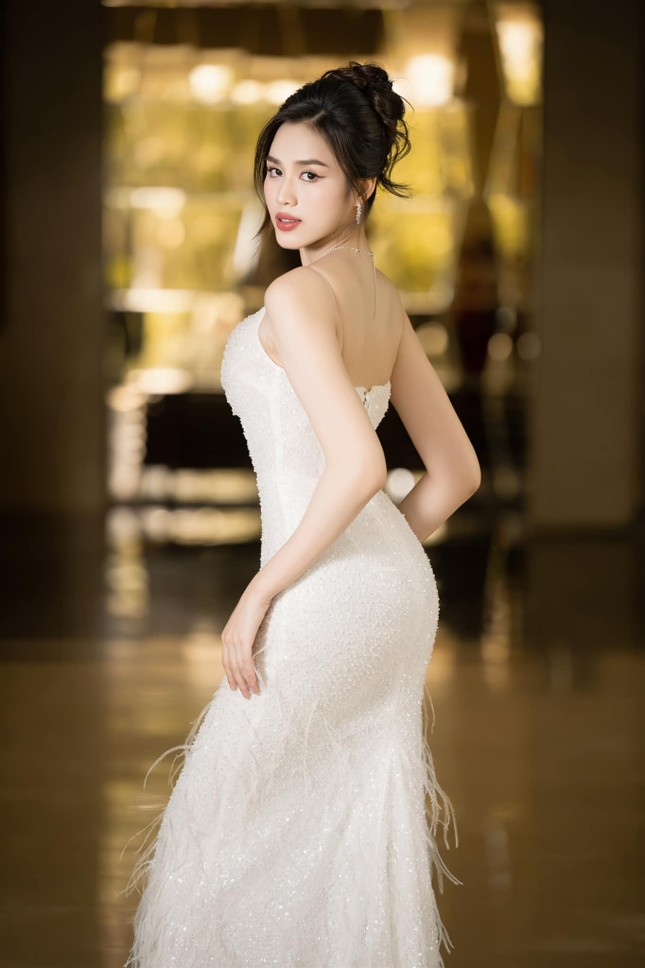 1 Hoa hậu dứt áo rời Sen Vàng nhưng vẫn được 