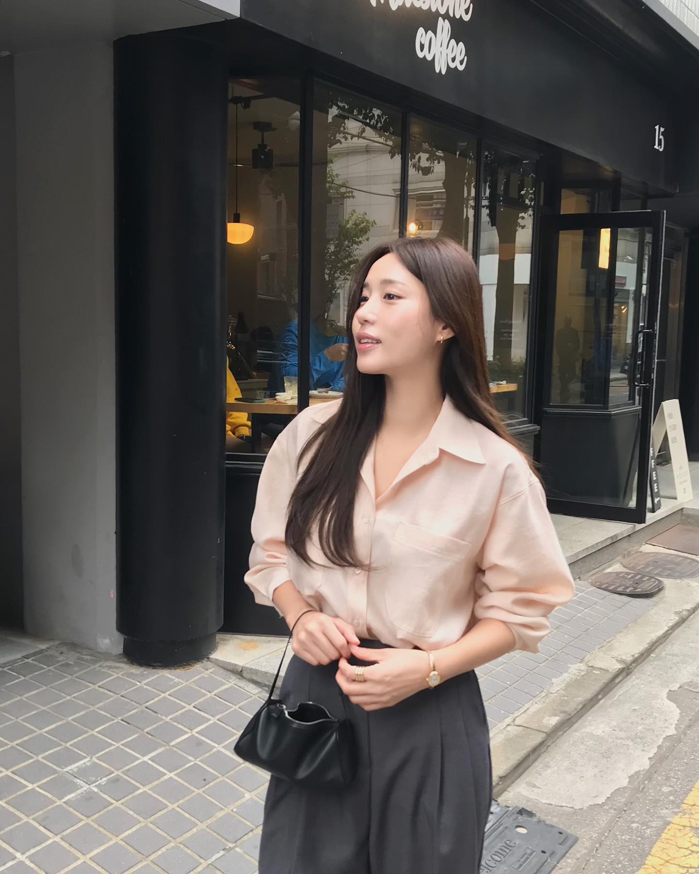 Sáng suốt nhất lúc này là sắm 5 món thời trang công sở giúp mặc đẹp từ giờ đến tận cuối mùa thu- Ảnh 7. Sáng suốt nhất lúc này là sắm 5 món thời trang công sở giúp mặc đẹp từ giờ đến tận cuối mùa thu- Ảnh 7.