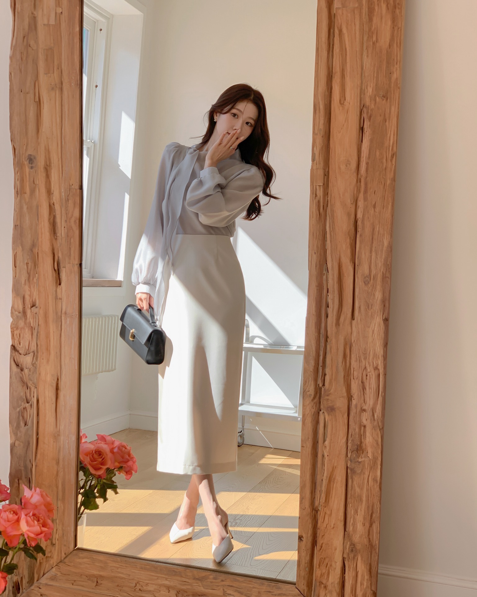 Sáng suốt nhất lúc này là sắm 5 món thời trang công sở giúp mặc đẹp từ giờ đến tận cuối mùa thu- Ảnh 2. Sáng suốt nhất lúc này là sắm 5 món thời trang công sở giúp mặc đẹp từ giờ đến tận cuối mùa thu- Ảnh 2.