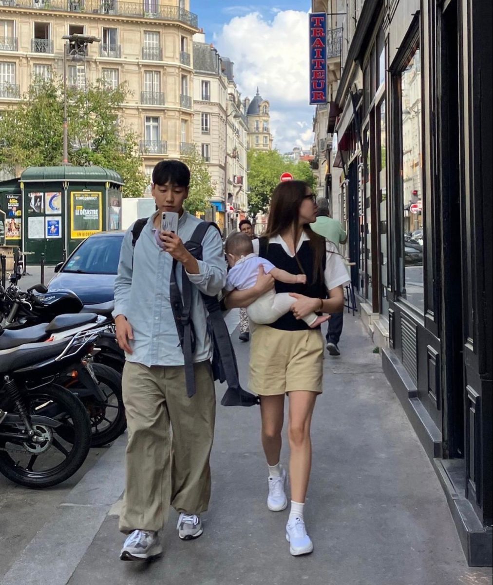 Phụ huynh thú nhận phải trốn vào nhà vệ sinh, cần hơn 2 ngày để "hồi phục" sau kỳ nghỉ với con- Ảnh 1.