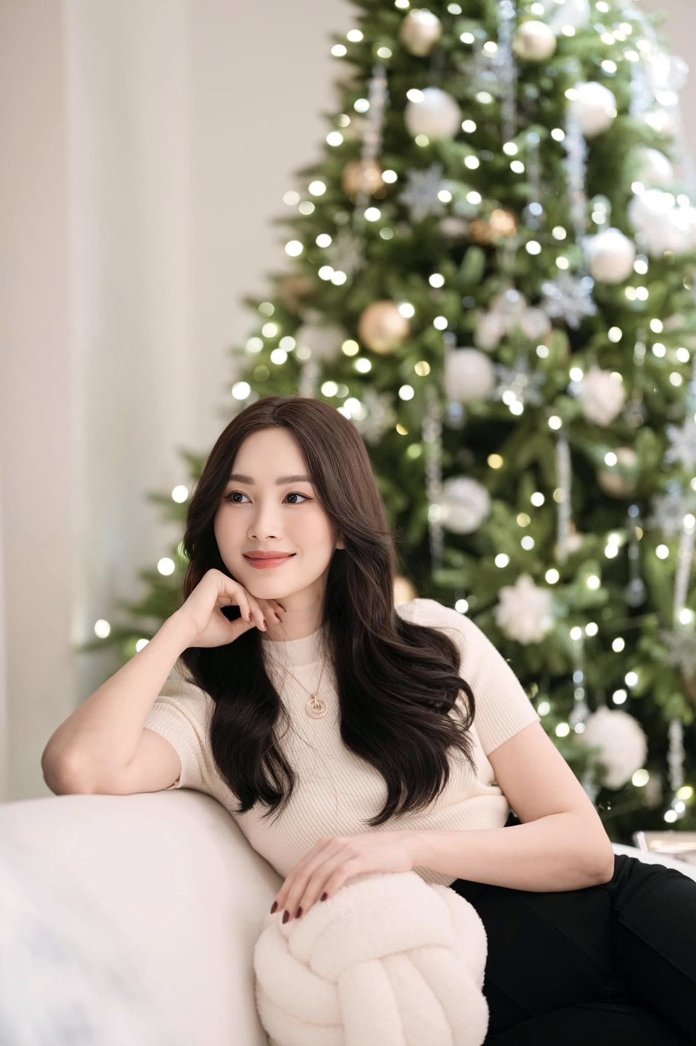 Người đẹp Vbiz làm dâu gia tộc thuộc 