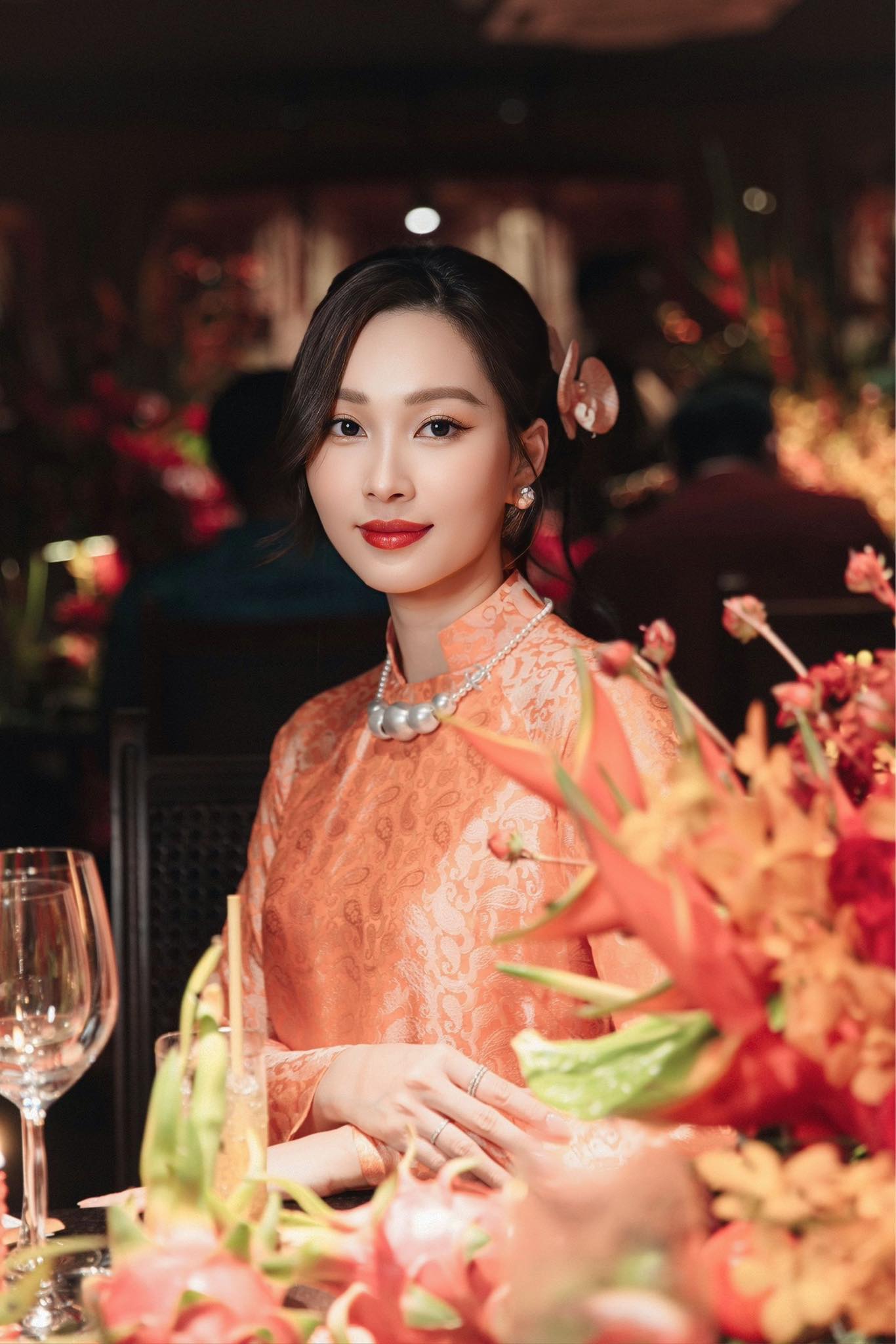 Người đẹp Vbiz làm dâu gia tộc thuộc 