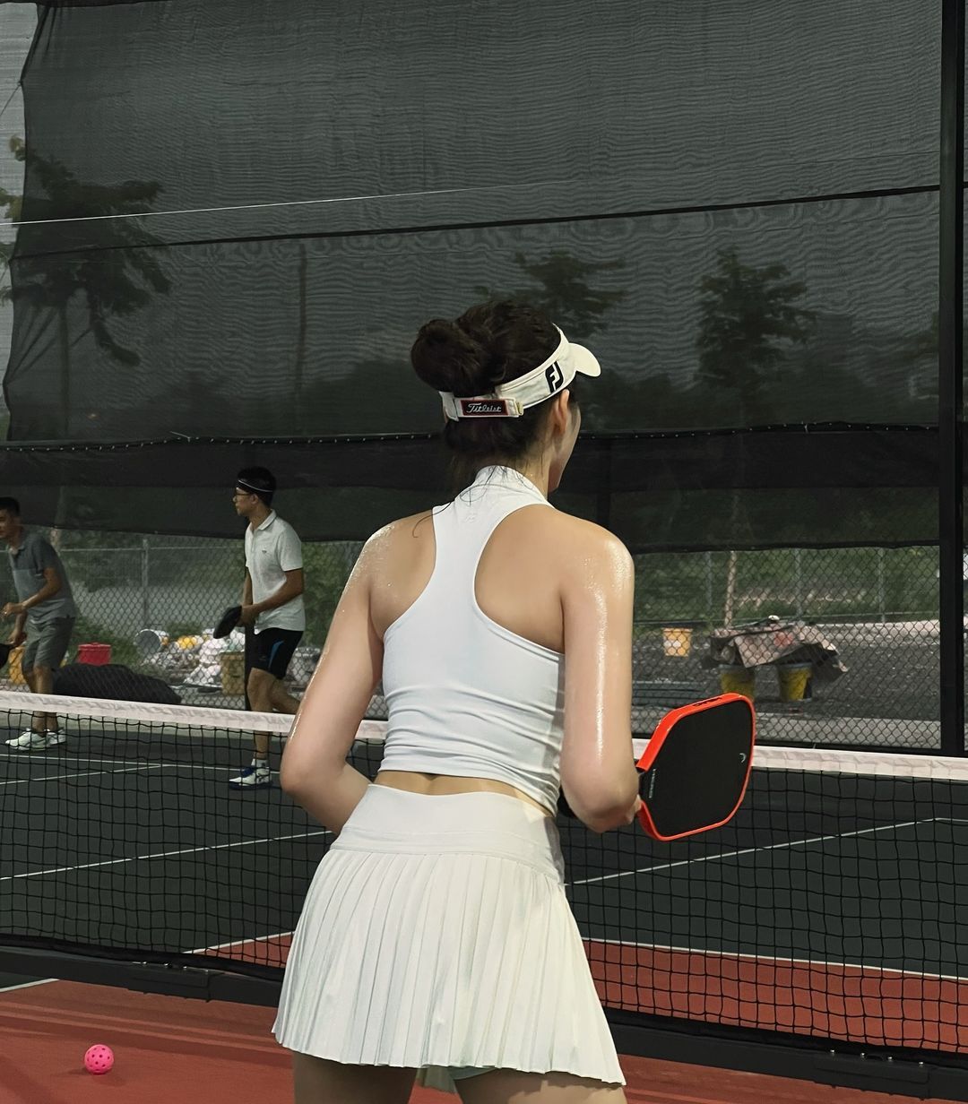 Vợ chồng đi đánh pickleball về là lại chiến tranh lạnh, ngủ riêng- Ảnh 1.