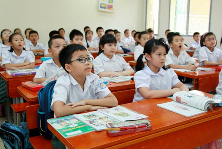 Nhiều địa phương cho học sinh, sinh viên tạm nghỉ học tránh bão Wipha- Ảnh 1.