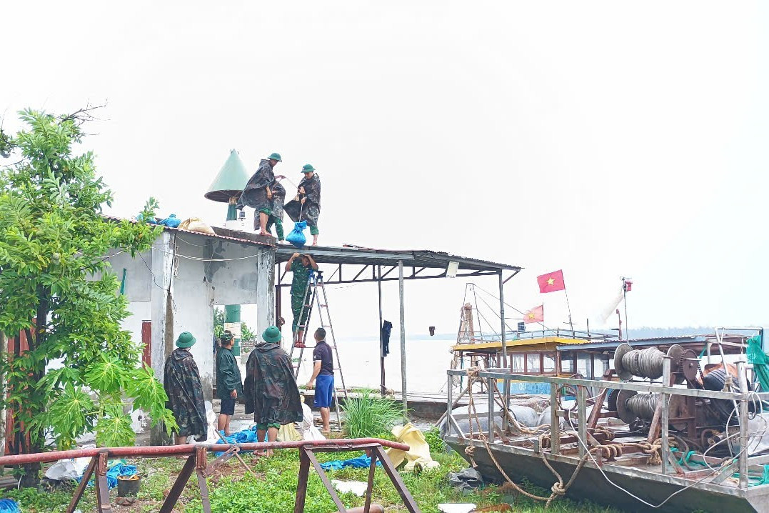 Quân đội duy trì 5 máy bay cùng hơn 8 nghìn phương tiện ứng trực bão số 3- Ảnh 4.