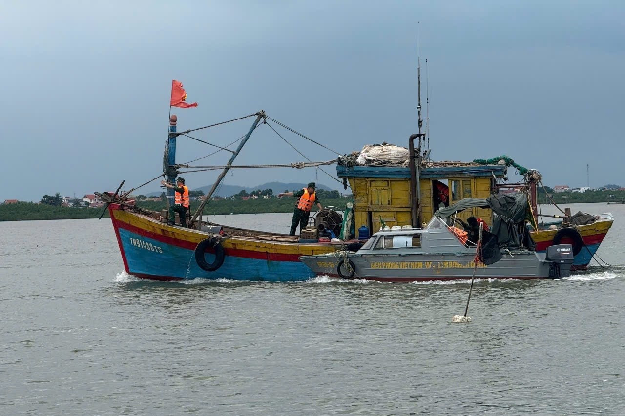 Quân đội duy trì 5 máy bay cùng hơn 8 nghìn phương tiện ứng trực bão số 3- Ảnh 3.