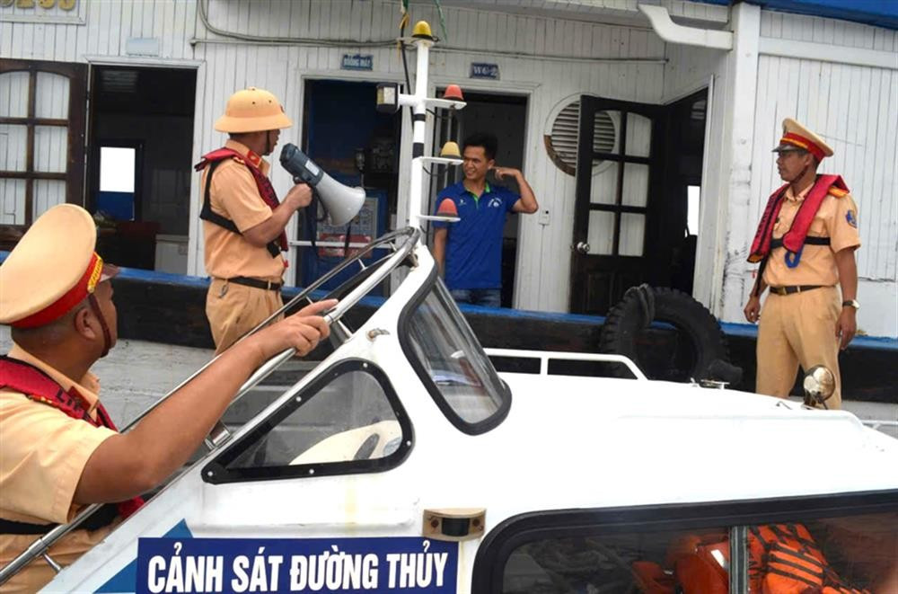 Bộ Công an: Tập trung cao độ ứng phó bão số 3, không để người dân ở lại khu vực nguy hiểm- Ảnh 1.