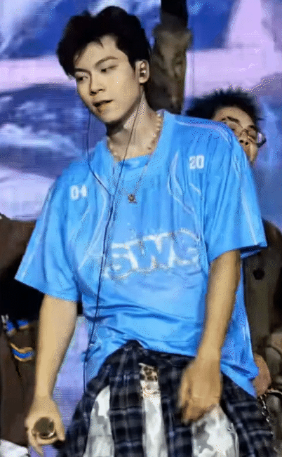 Nam rapper bỏ 1 thứ đồ gỡ luôn “phong ấn” nhan sắc, dân mạng yêu cầu thi Anh Trai Say Hi ngay!- Ảnh 2.