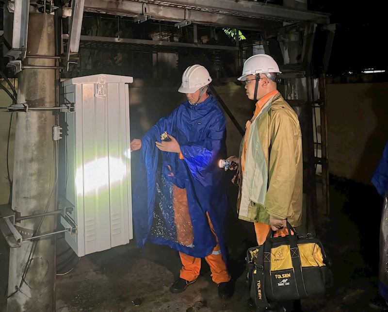 Bão Wipha sắp đổ bộ, EVN Hà Nội ra khuyến cáo quan trọng: Tuyệt đối không làm 2 điều sau!- Ảnh 1.