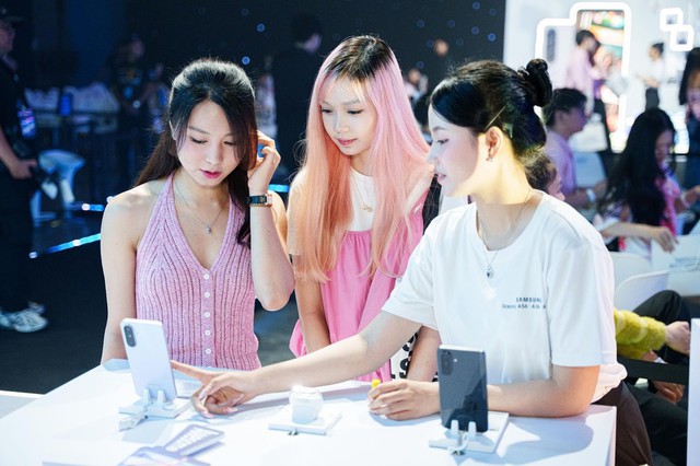 Galaxy A56 5G màu Hồng mới: Phép cộng hoàn hảo giữa thời trang và công nghệ- Ảnh 7. Galaxy A56 5G màu Hồng mới: Phép cộng hoàn hảo giữa thời trang và công nghệ- Ảnh 7.
