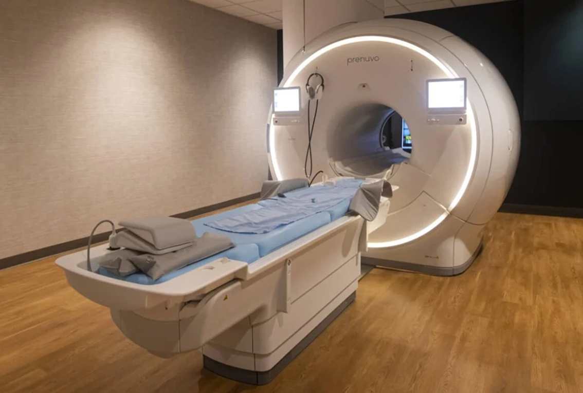 Người đàn ông tử vong sau khi bị hút vào máy chụp cộng hưởng từ (MRI)- Ảnh 1.