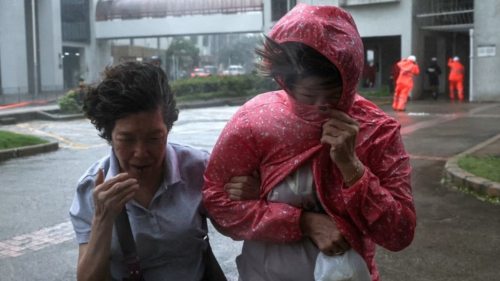 Bão Wipha càn quét Trung Quốc, 'tường mây khổng lồ' xuất hiện- Ảnh 8. Bão Wipha càn quét Trung Quốc, 'tường mây khổng lồ' xuất hiện- Ảnh 8.