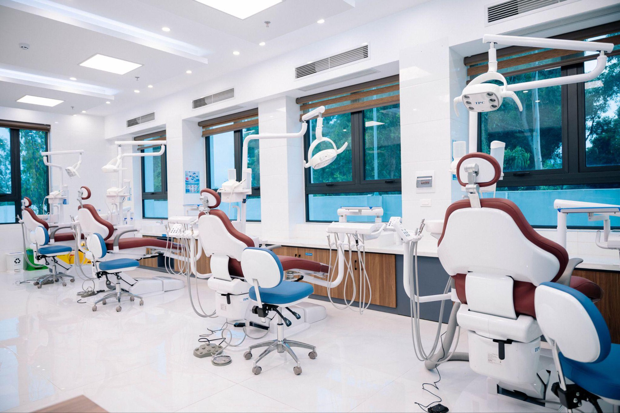 Vẻ đẹp thẩm mỹ gắn liền sức khỏe cộng đồng là tiêu chí Bệnh viện Răng Hàm Mặt Nghệ An hướng đến- Ảnh 3.