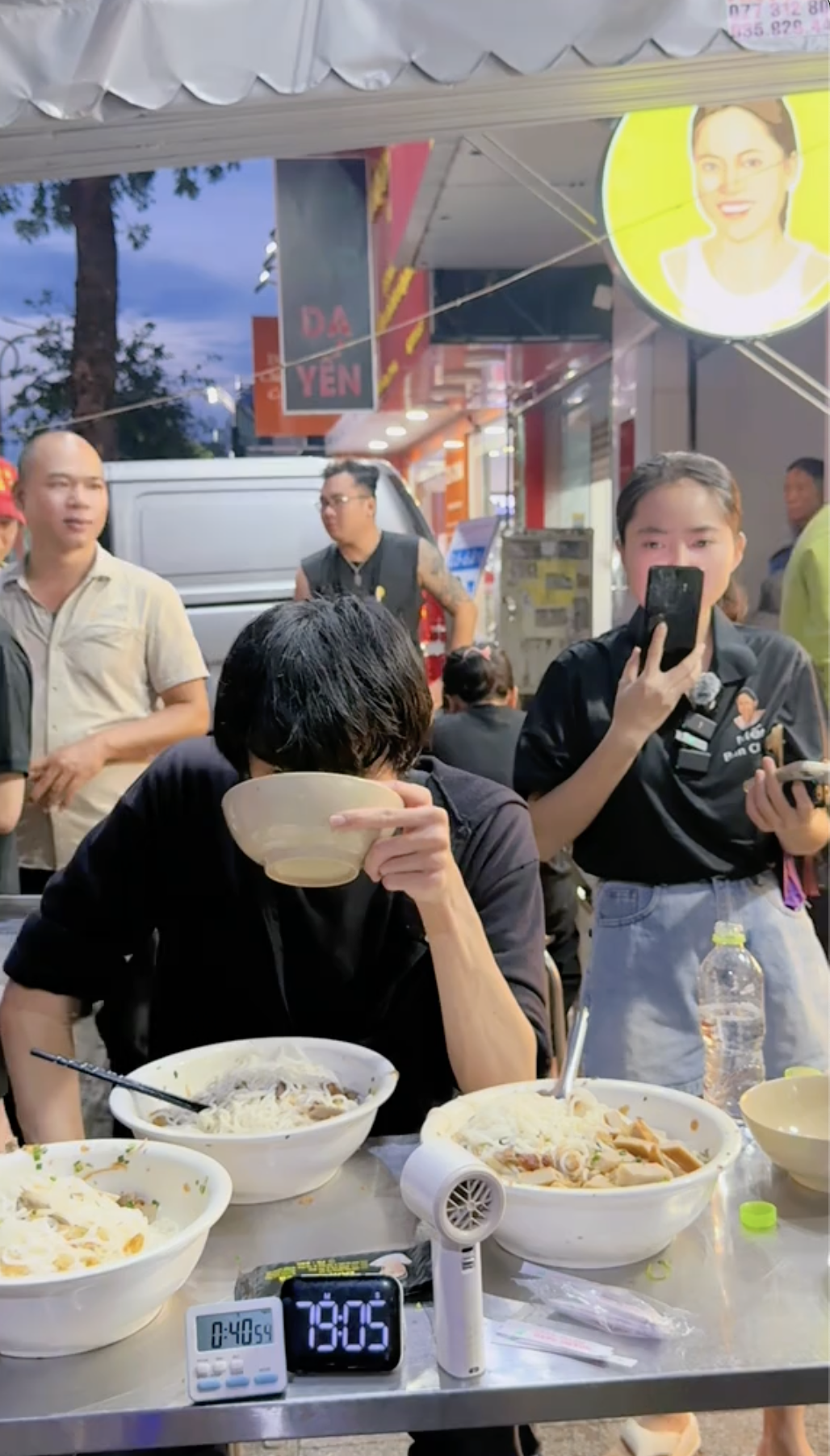 Khách Thái sang Việt Nam để làm thử thách giống bé Mai nhưng chủ quán lại bị chê một điểm- Ảnh 5.