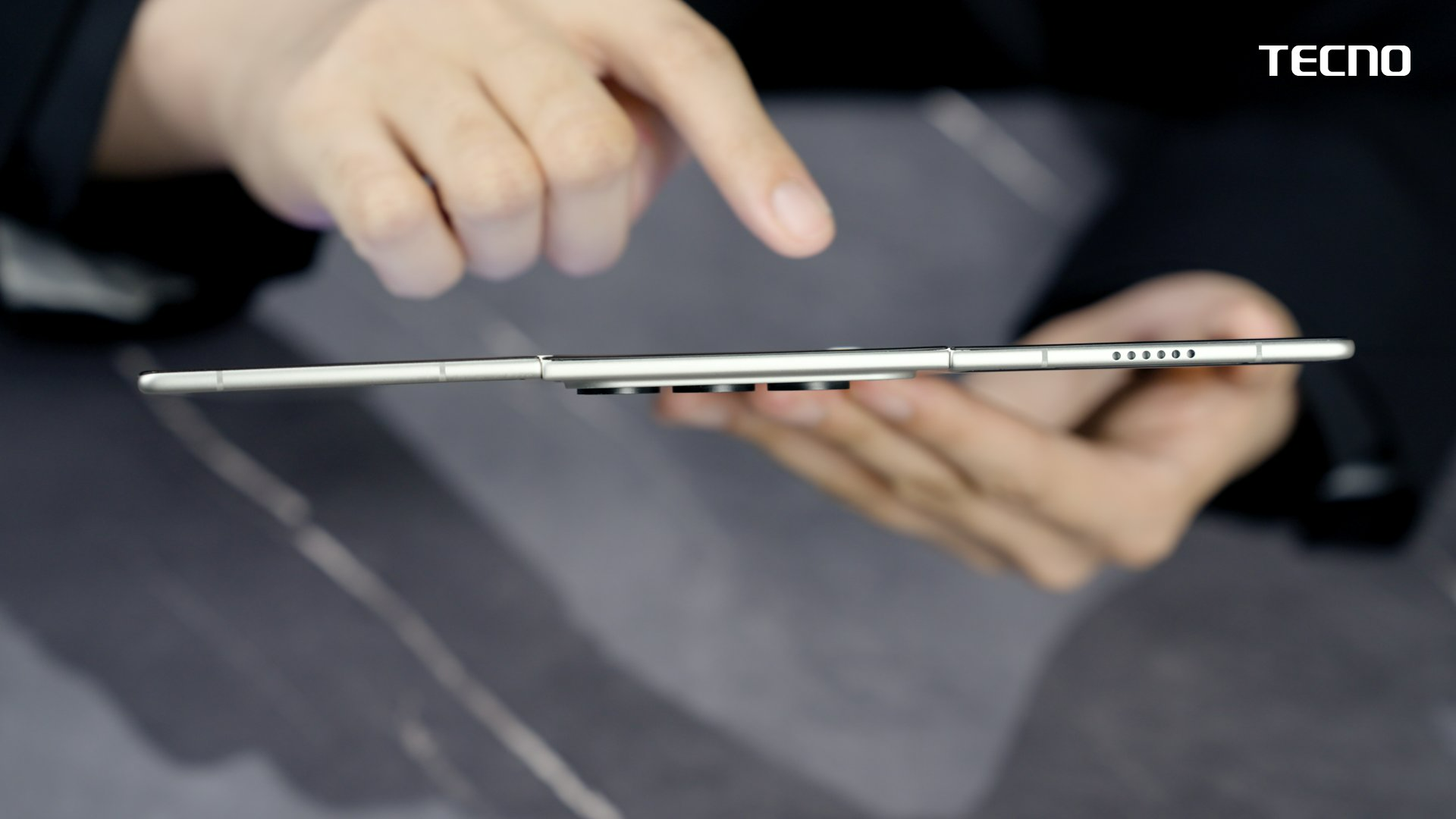 Sau Huawei, thêm một hãng Trung Quốc ra mắt smartphone gập ba với độ mỏng chỉ... 3.49mm- Ảnh 5.