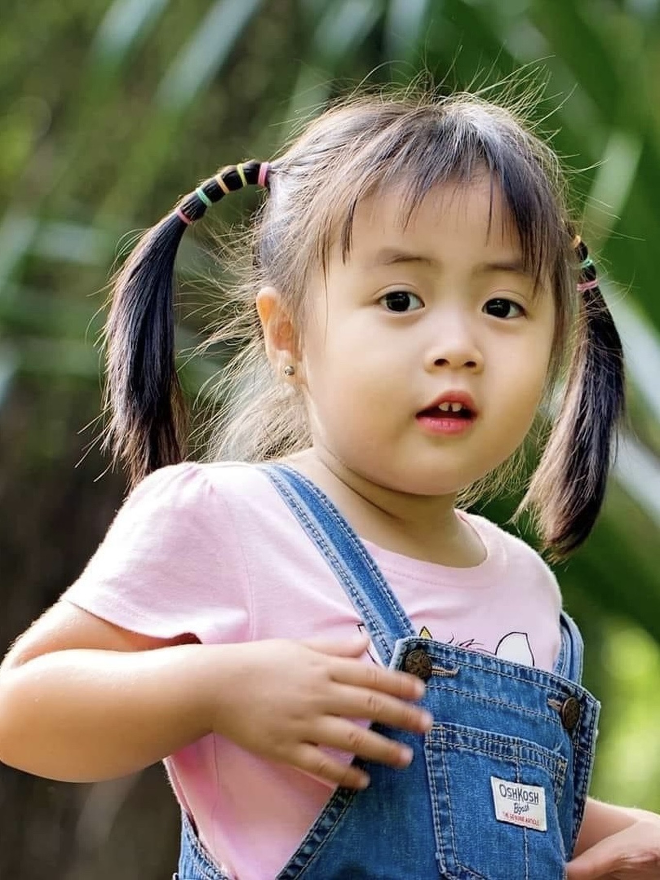 Ngỡ ngàng với dung mạo hiện tại của em bé được Trấn Thành mời đóng phim trăm tỷ khi mới 10 tuổi- Ảnh 1.