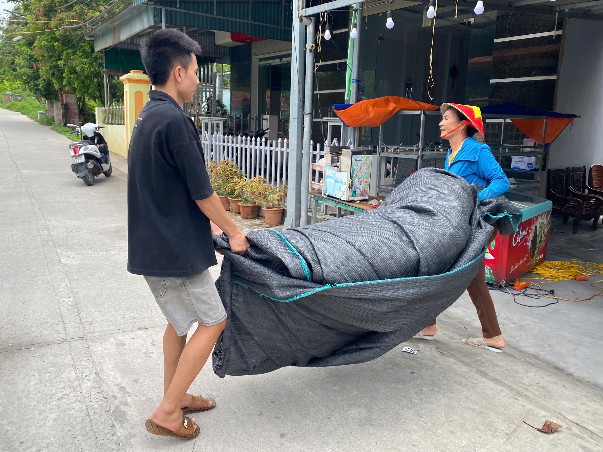 Đưa 8.850 du khách từ đảo vào bờ tránh bão số 3 (Wipha)- Ảnh 5.