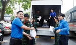 Trao Huy hiệu Tuổi trẻ dũng cảm cho đoàn viên cứu 4 người vụ lật tàu trên vịnh Hạ Long- Ảnh 5.