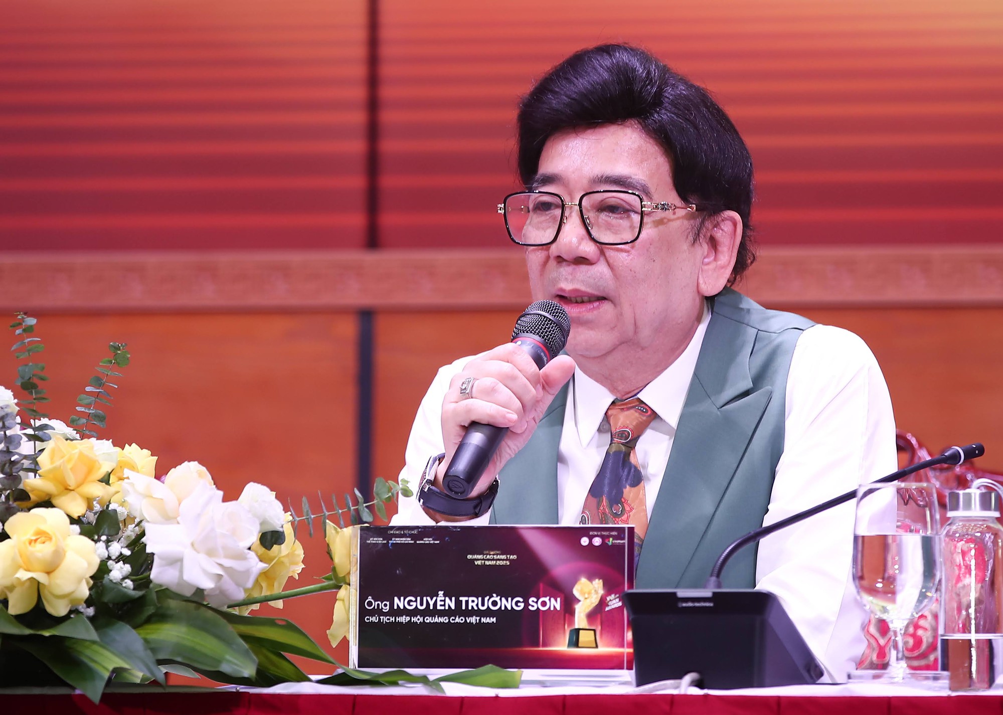 Luật Quảng cáo sửa đổi "siết" chặt hành vi của nghệ sĩ, người nổi tiếng- Ảnh 4.