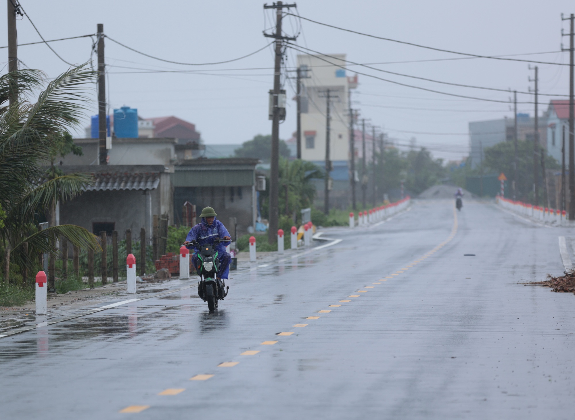Trực tiếp: Bão số 3 tiếp tục di chuyển về Thanh Hoá; cảnh báo lũ quét các khu vực- Ảnh 9. Trực tiếp: Bão số 3 tiếp tục di chuyển về Thanh Hoá; cảnh báo lũ quét các khu vực- Ảnh 9.