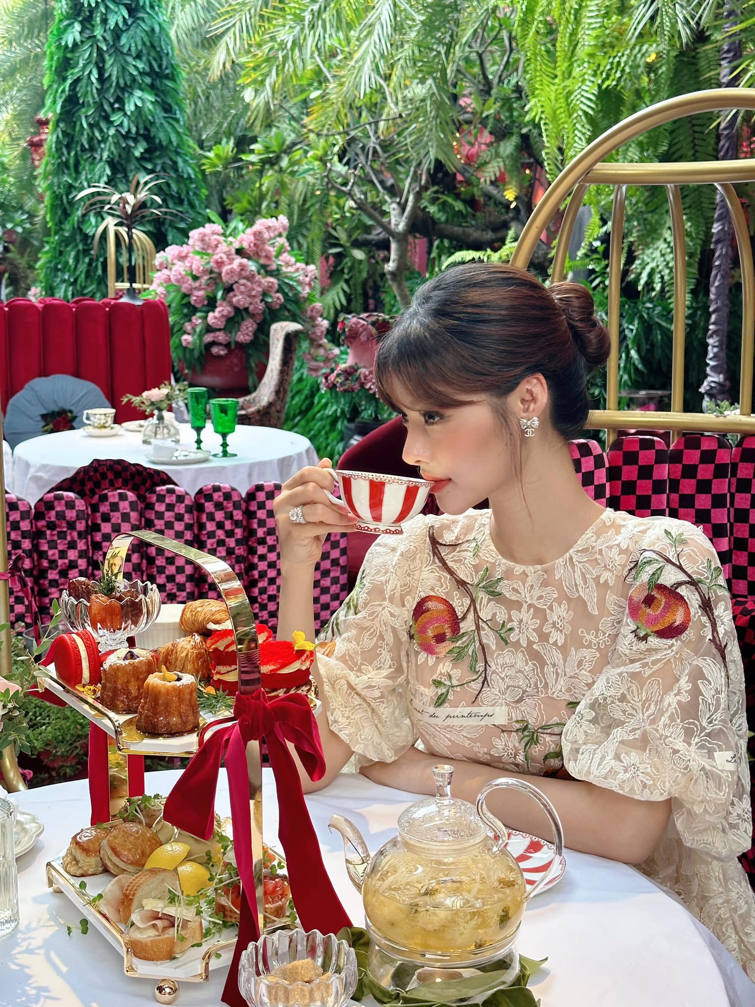 Mỹ nhân gen Z Vbiz hưởng đặc quyền như phú bà hào môn, vướng 2 tin đồn mãi chưa có lời giải- Ảnh 6.