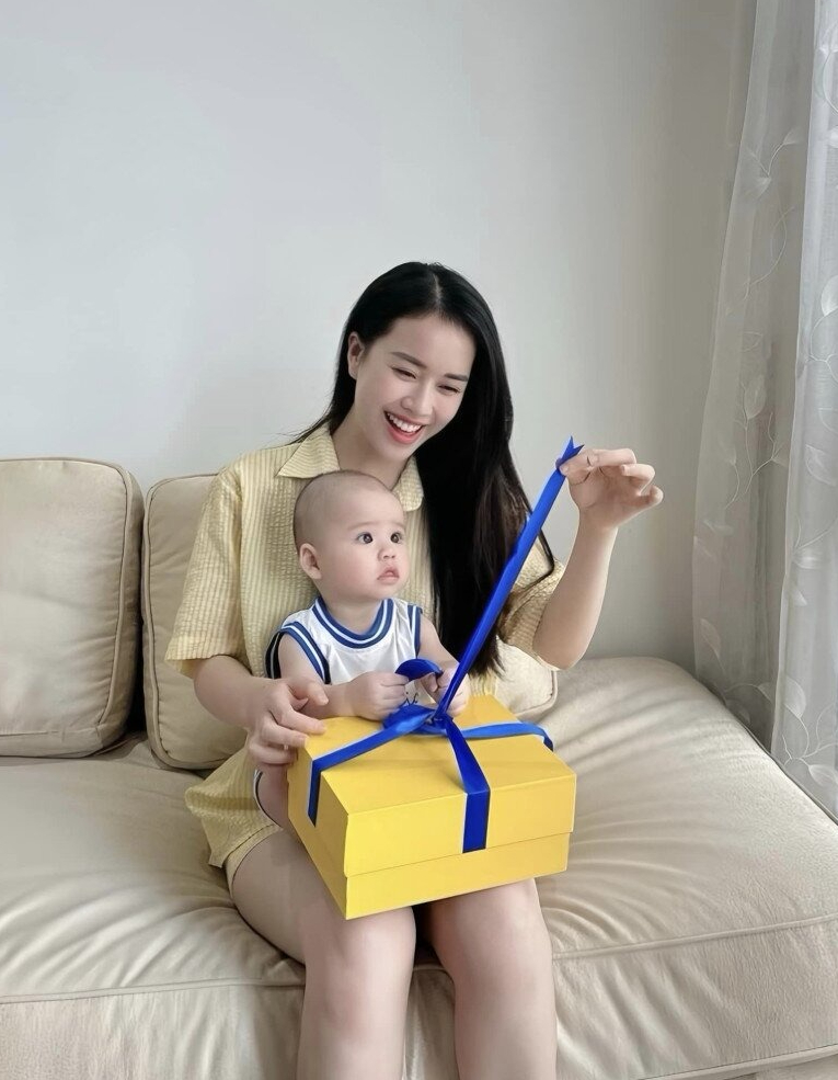 Dân mạng cãi nhau vì MC VTV mua đệm ngủ 213 triệu: Người khen chịu chi, người chê hoang phí - khoe của- Ảnh 10.