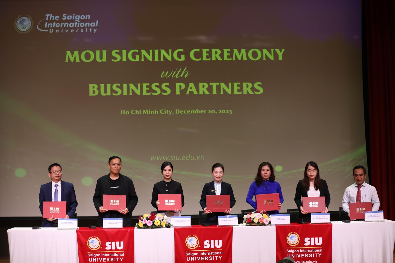 SIU ưu đãi đặc biệt con cán bộ ngành Y tế và Giáo dục- Ảnh 3.