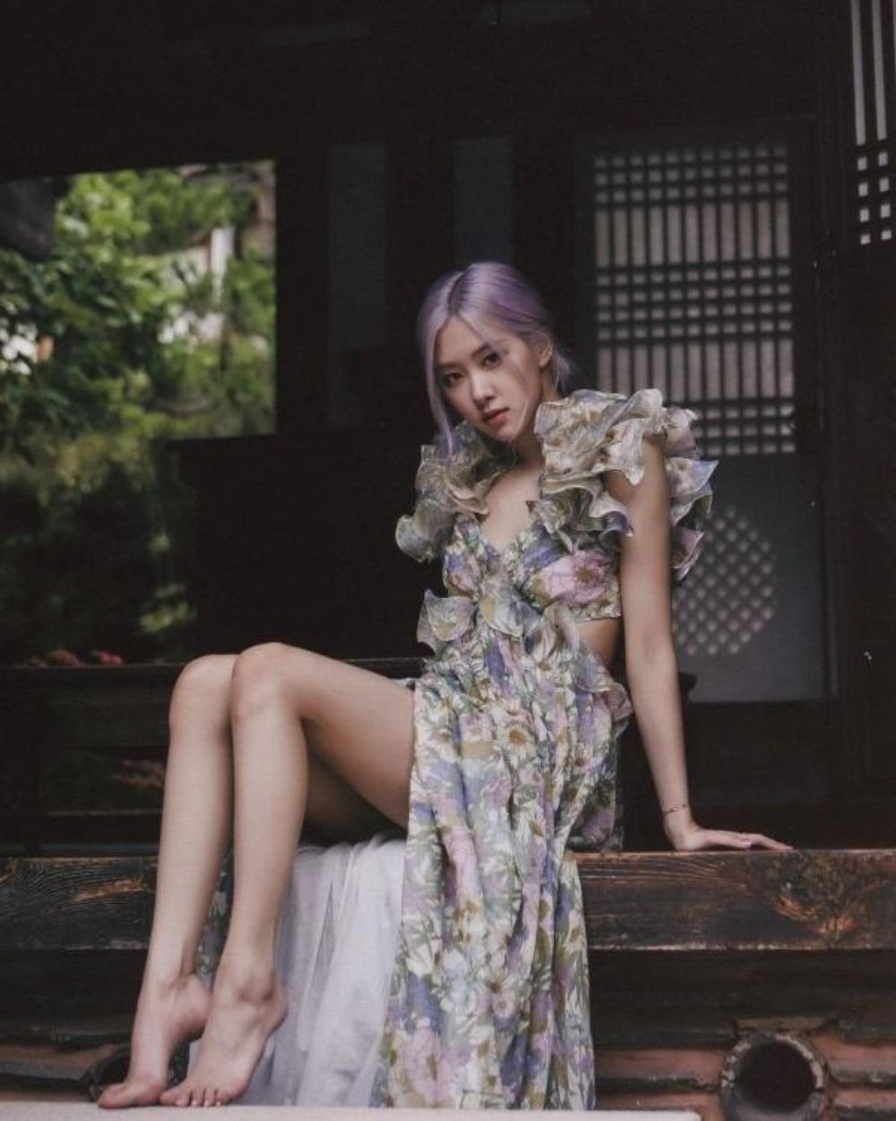 Rosé mặc váy hoa chưa một lần bị chê 