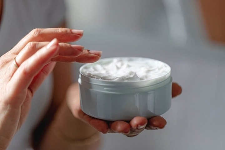 Hàng loạt mỹ phẩm bị thu hồi, tiêu hủy do vi phạm nhãn mác và công thức- Ảnh 1.