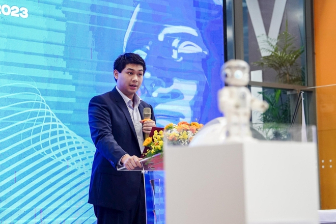 Thiếu gia út nhà tỷ phú Johnathan Hạnh Nguyễn quay lại thời đỉnh cao visual- Ảnh 2.